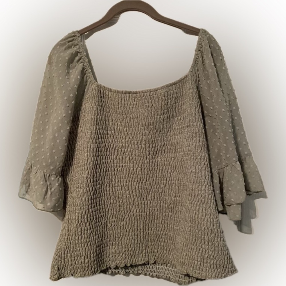 NWT SIREN LILY bell sleeve light green top size: 1X